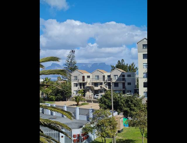 2 BEDROOM APARTMENT TO LET IN WAVES EDGE